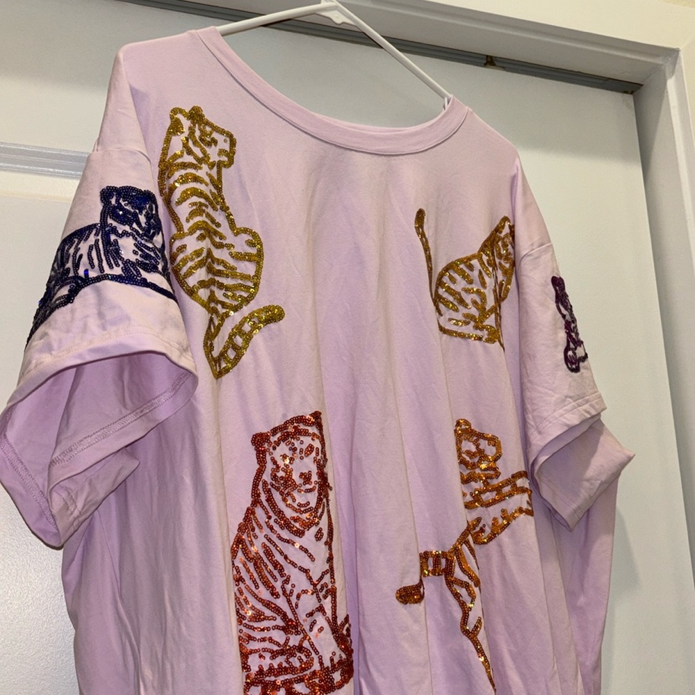 Queen of Sparkles Tiger Rainbow Tee